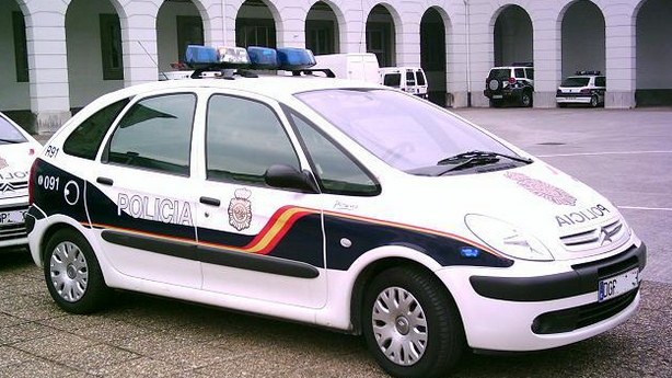 Erneute Anwendung des spanischen Knebelgesetzes: 800 Euro Strafe für Facebook-Post von falschparkendem Polizeiauto