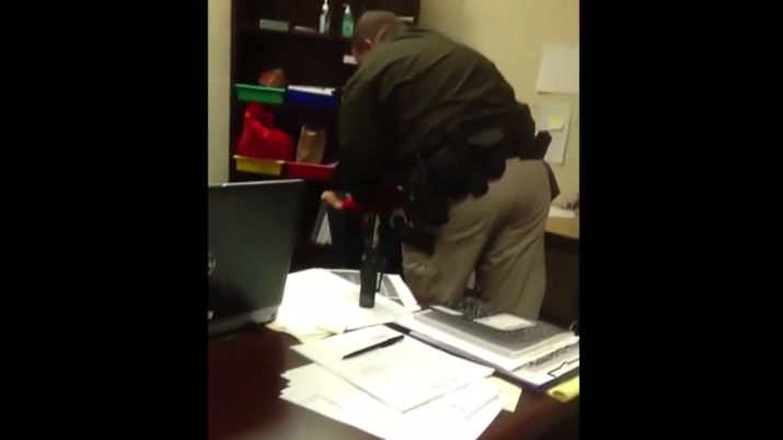 Der nächste Polizeiskandal in den USA: Polizist legt 8-jährigem Schulkind Handschellen an