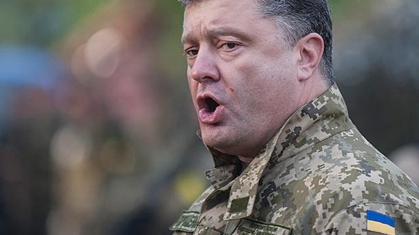 Poroschenko übergibt Panzer vor Treffen mit Merkel und betont: Pazifismus gehört der Vergangenheit an