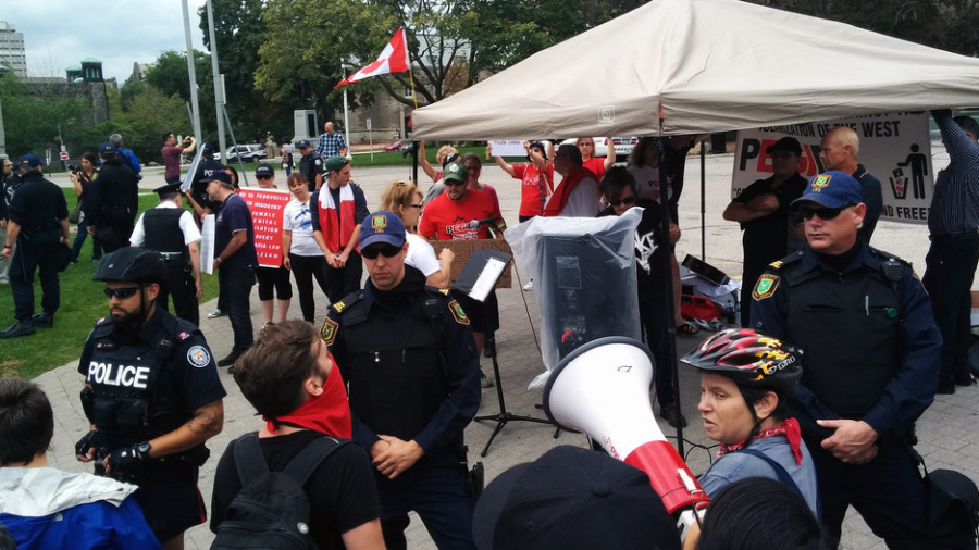 PEGIDA expandiert nach Kanada: erster Protest in Toronto