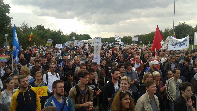 Friedensbewegung reloaded: Kriegsgegner mobilisieren erfolgreich zum Protest nach Ramstein