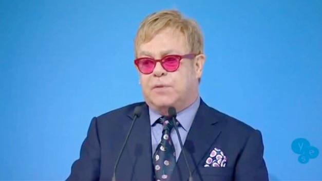 Kein Spaß mehr - Putin ruft doch bei Elton John an