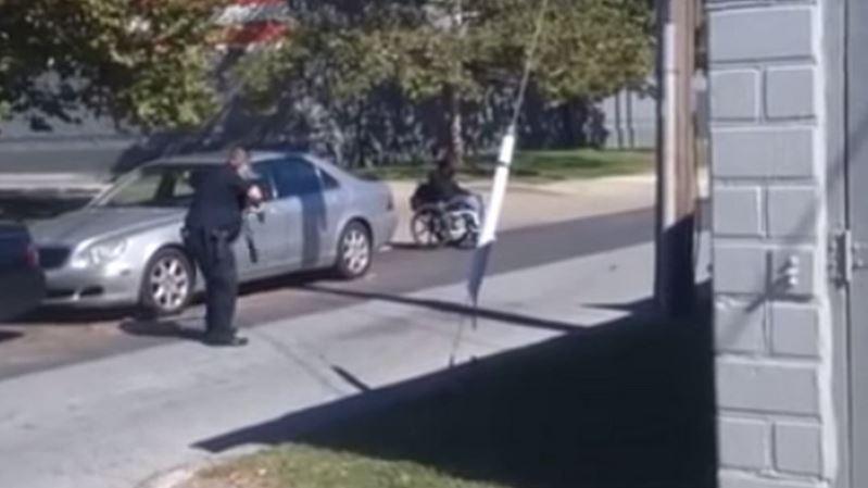 Neustes Opfer der Polizeigewalt in den USA: Ein junger afro-amerikanischer Rollstuhlfahrer