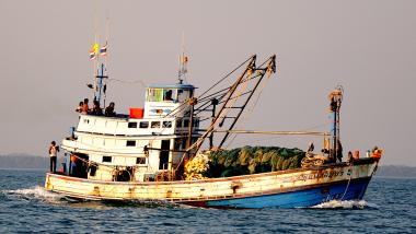 Thailändischer Fischkutter. Bildquelle:   Philippe Gabrie, CC 2.0
