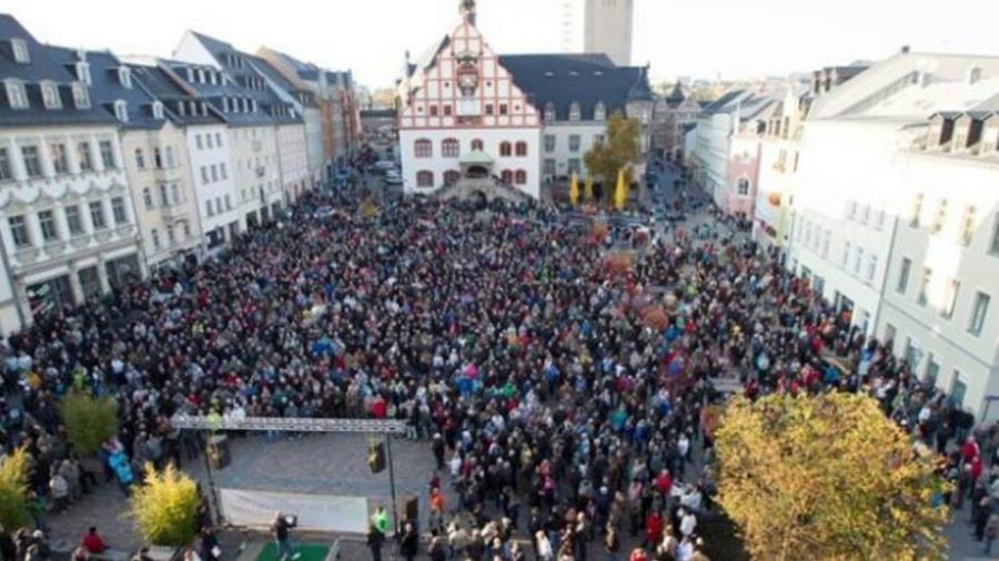 Sonntagsdemo in Plauen - Zum sechsten Mal Tausende Menschen bei "Wir sind Deutschland"