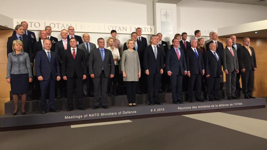 NATO errichtet zwei neue Hauptquartiere in Osteuropa und erhöht „schnelle Eingreiftruppe“ auf 40.000