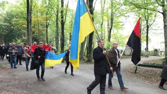 Ukrainischer Botschafter in Deutschland bejubelt nationalistischen Aufmarsch zu Ehren von Nazi-Verbrecher Bandera in München
