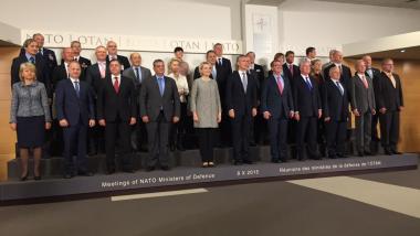 NATO errichtet zwei neue Hauptquartiere in Osteuropa und erhöht „schnelle Eingreiftruppe“ auf 40.000
