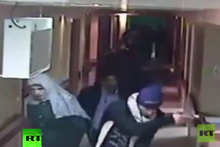 Als Palästinenser verkleidete israelische Soldaten stürmen Krankenhaus in Hebron und töten Besucher