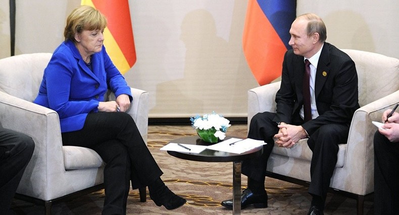 Russischer Regierungssprecher: Putins Gespräche mit Merkel sehr produktiv, mit Obama weniger