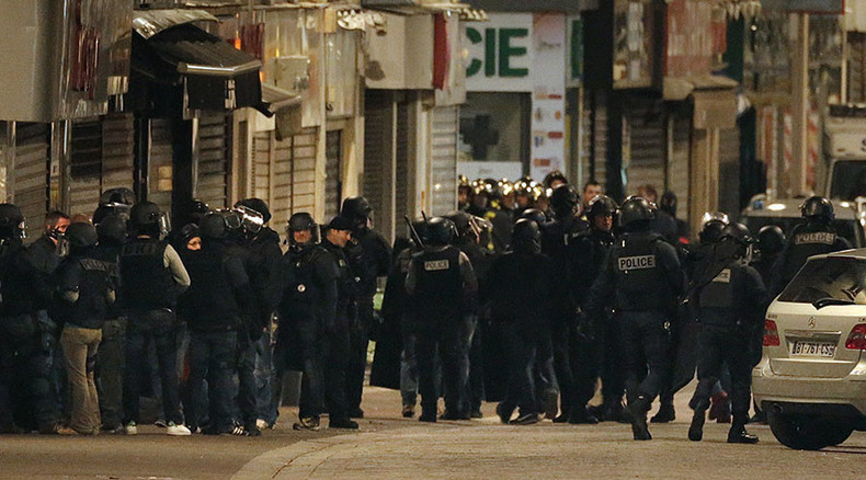 Paris: Selbstmordattentäterin sprengt sich in die Luft - Feuergefecht bei Razzia