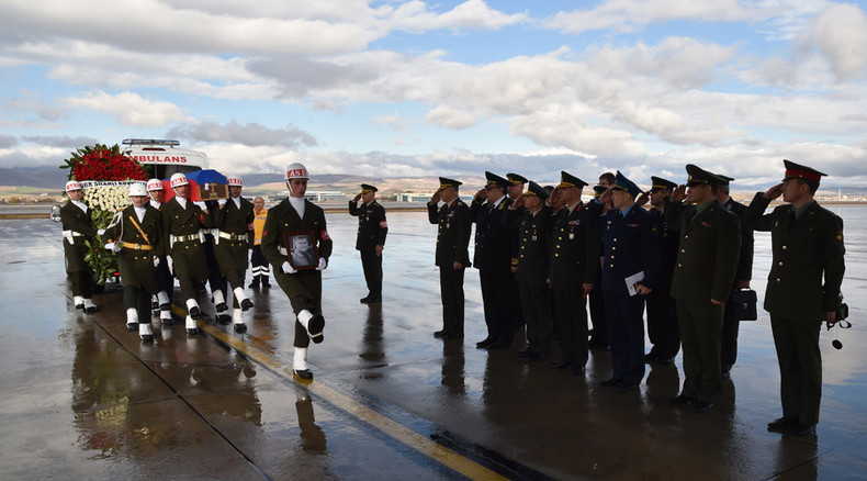 Getöteter Su-24-Pilot von Ankara nach Moskau überführt