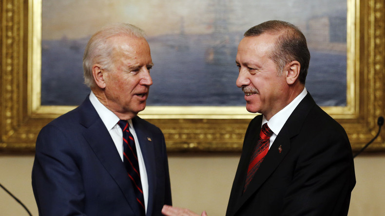Plötzlich vergessen? US-Politik und Mainstream zogen vor halben Jahr ebenfalls Türkei-IS-Verbindung