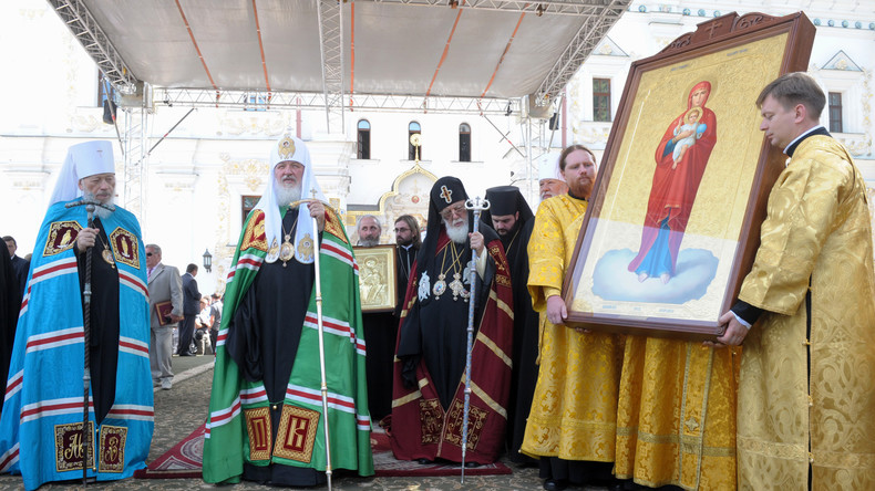 Ultra-Nationalisten entfachen Religionskrieg in der Ukraine: Angriffe auf Gläubige und Priester