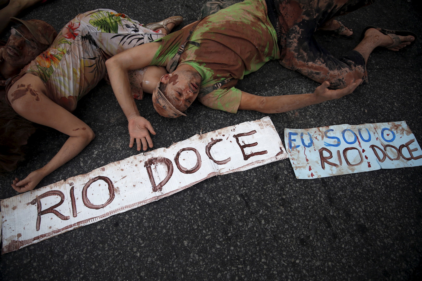 RT Deutsch Exklusiv-Reportage: Das Umweltdesaster am brasilianischen Rio Doce und die Rolle von BHP