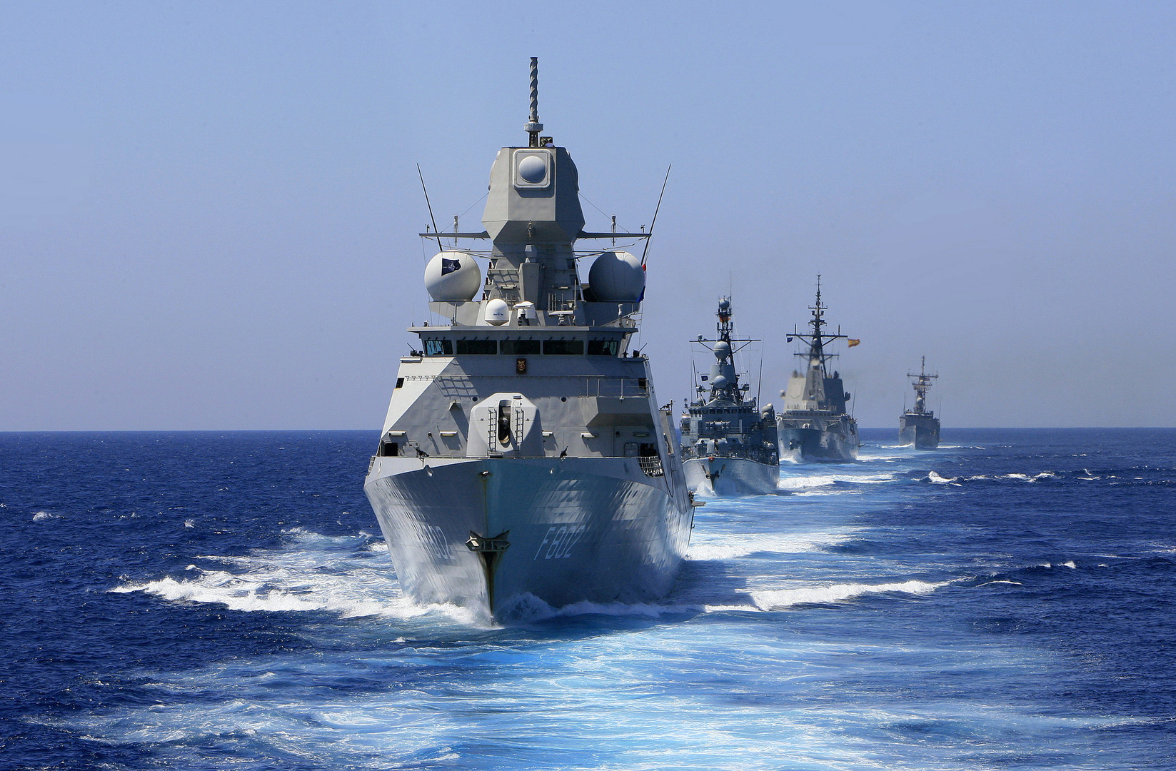 "In Reaktion auf russische Marine" - NATO entsendet dutzende Kriegsschiffe ins östliche Mittelmeer