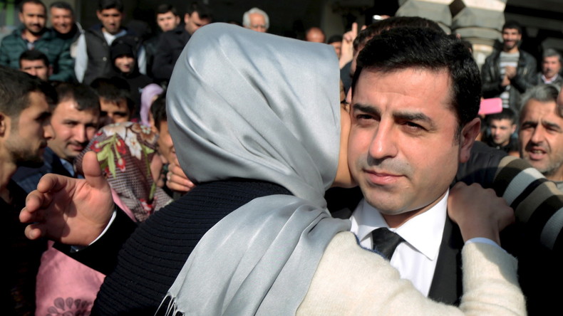 Türkei: Staatsanwaltschaft leitet Ermittlungen gegen kurdische HDP-Abgeordnete ein
