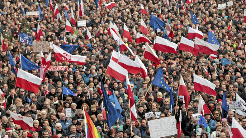 Kein Recht, keine Gerechtigkeit, keine Bürgerwerte: Konstitutionelle Krise Polens verschlimmert sich