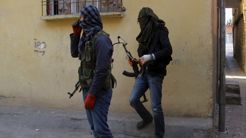 PKK zerstört Polizeistation, Kämpfe seit Juli 2015