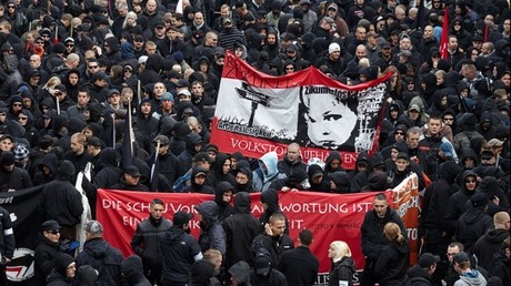 Live ab 18:00 Uhr: "Ein Jahr Legida" - Pegida-Ableger und Gegenprotestler demonstrieren in Leipzig