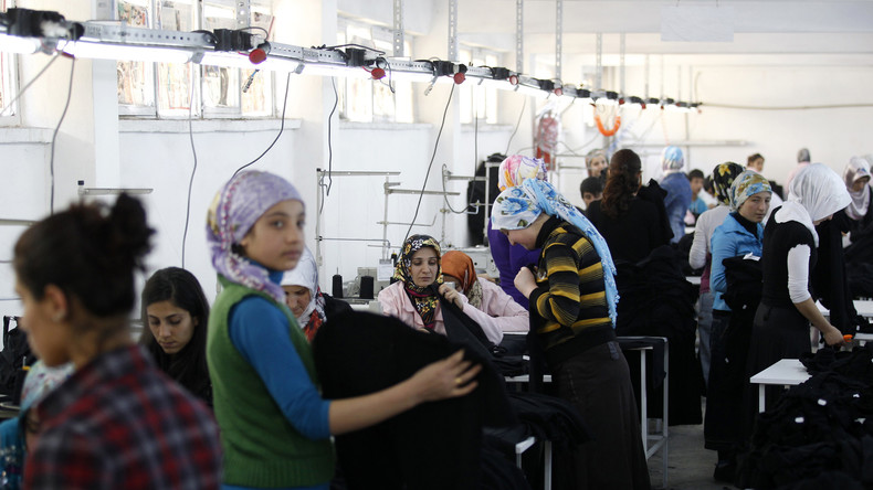 Refugees welcome in der Textilindustrie: Billige Kleidung für Europa dank Flüchtlingskrise