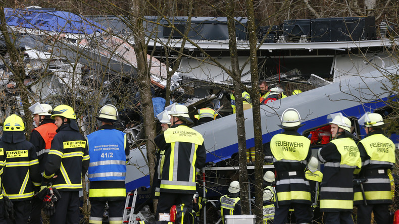 Schweres Zugunglück bei Bad Aibling forderte bisher zehn Tote