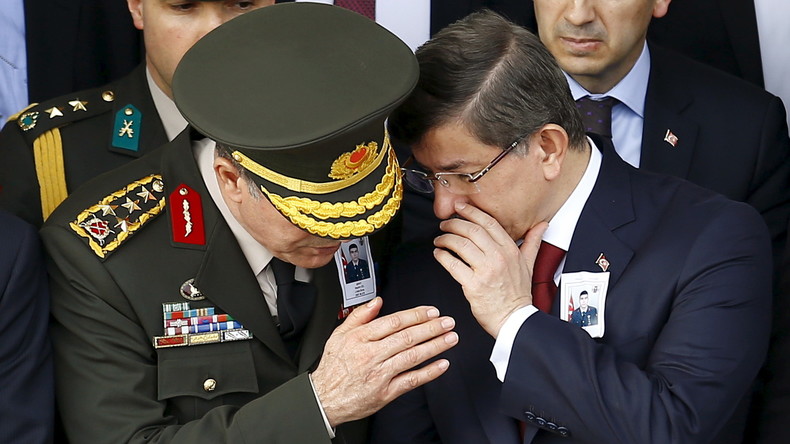 Angeblich Dutzende türkische Militärfahrzeuge in Syrien eingedrungen sowie Grabenbau gestartet
