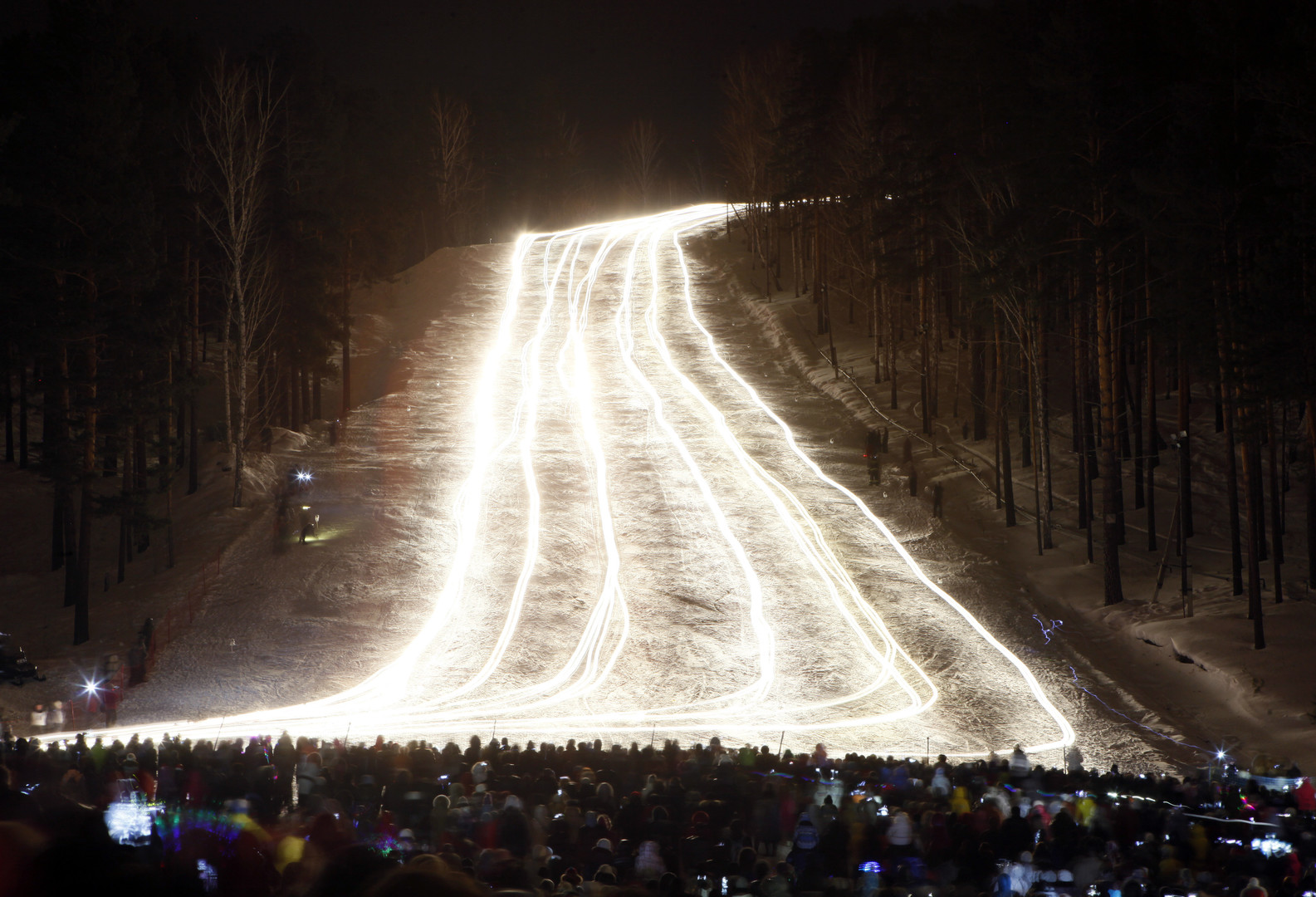 RT Deutsch-Bildergalerie: "Lichter im Schnee" - Winterfackel-Festival in Sibirien