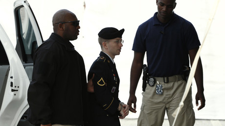 Whistleblowerin Chelsea Manning berichtet ausführlich über Haftbedingungen in US-Militärgefängnis