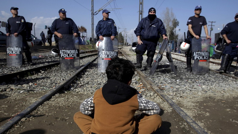 Europas Versagen: Flüchtlingssturm auf Grenze von Mazedonien
