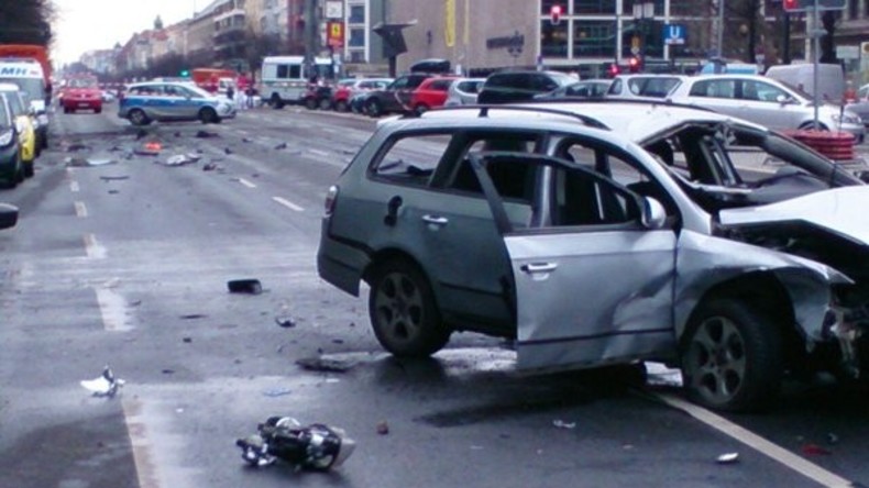 Auto in Berlin explodiert – Polizei geht von Sprengsatz aus