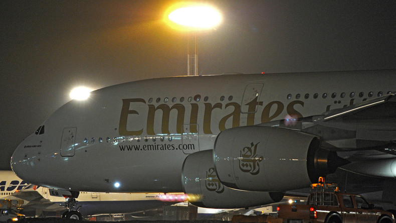 RT-Exklusiv-Interview mit Emirates-Piloten: "In Dubai werden Piloten systematisch überlastet"