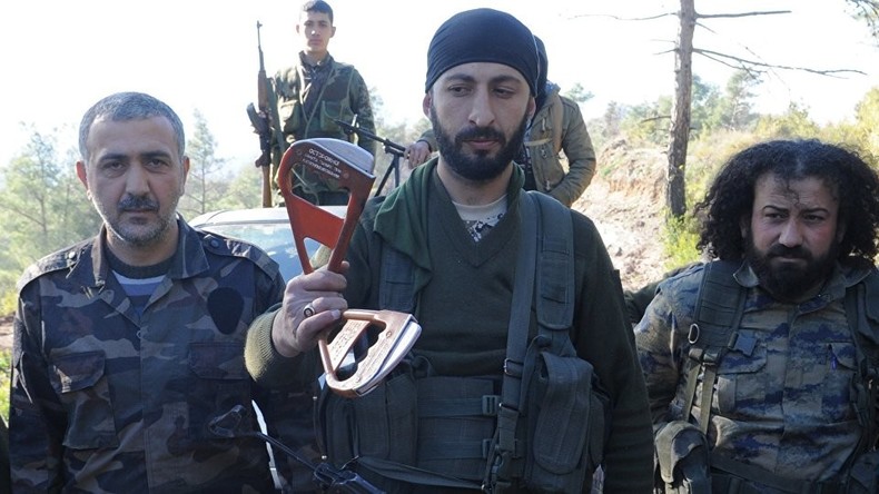 Türkische Medien: Mutmaßlicher Mörder des russischen Su-24 Piloten in Izmir festgenommen