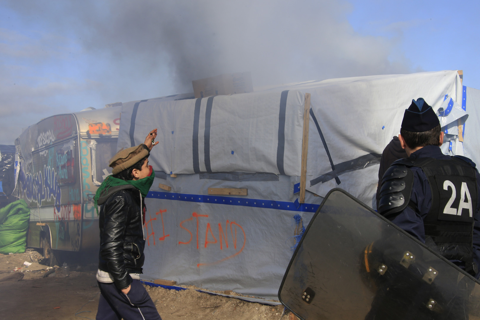RT Deutsch-Bildergalerie: Der "Dschungel von Calais" in Flammen