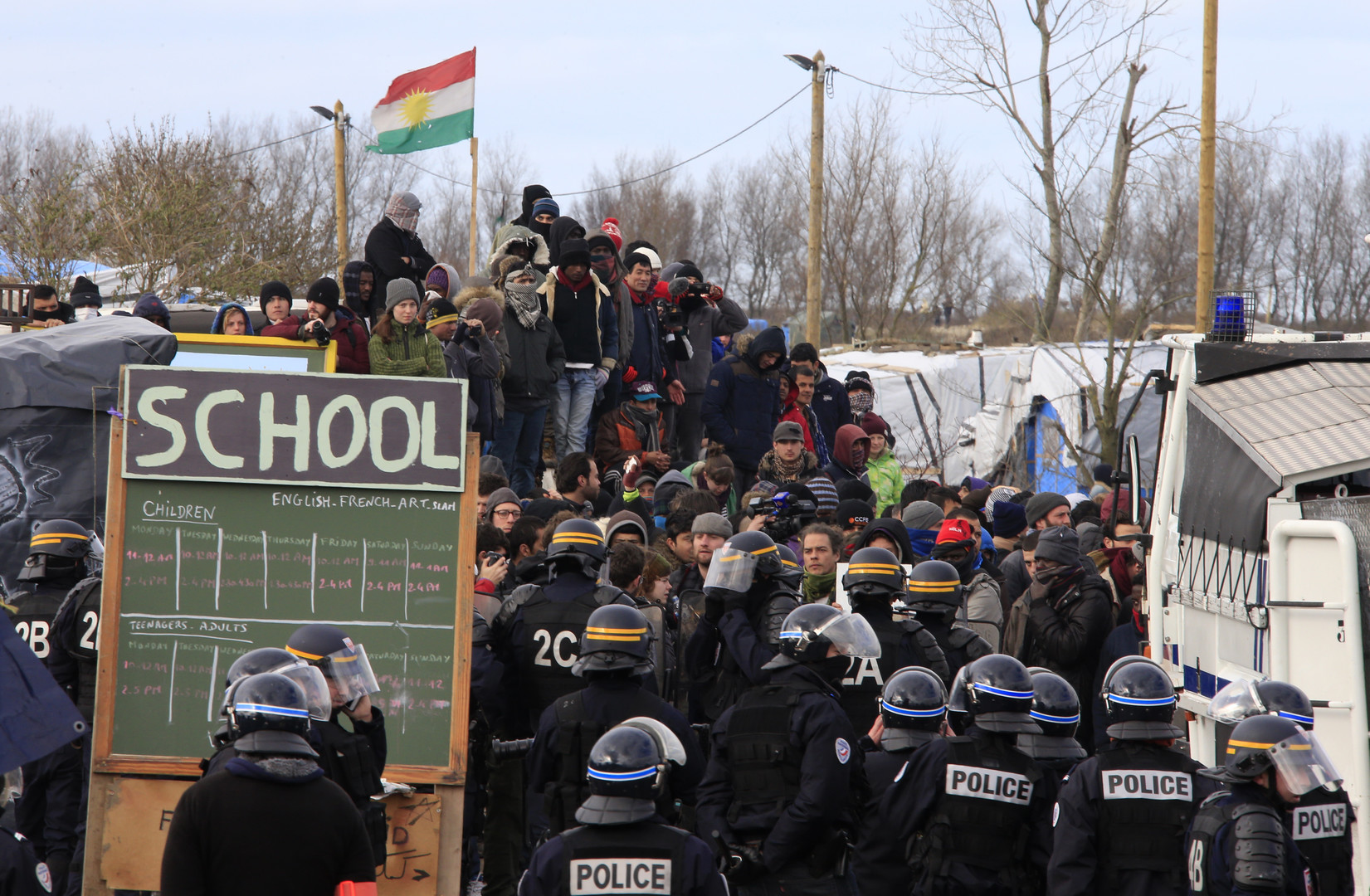 RT Deutsch-Bildergalerie: Der "Dschungel von Calais" in Flammen