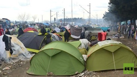 Live: Idomeni-Flüchtlingscamp - kommt nach Nuland und Blüm jetzt Angelina Jolie zu Besuch?!