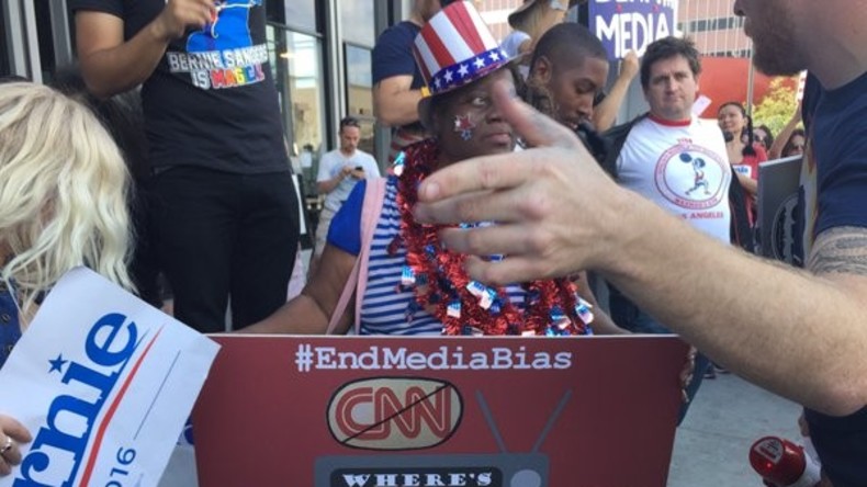 Protest gegen CNN: TV-Kanal gibt Hillary Clinton doppelt soviel Sendezeit wie Sanders