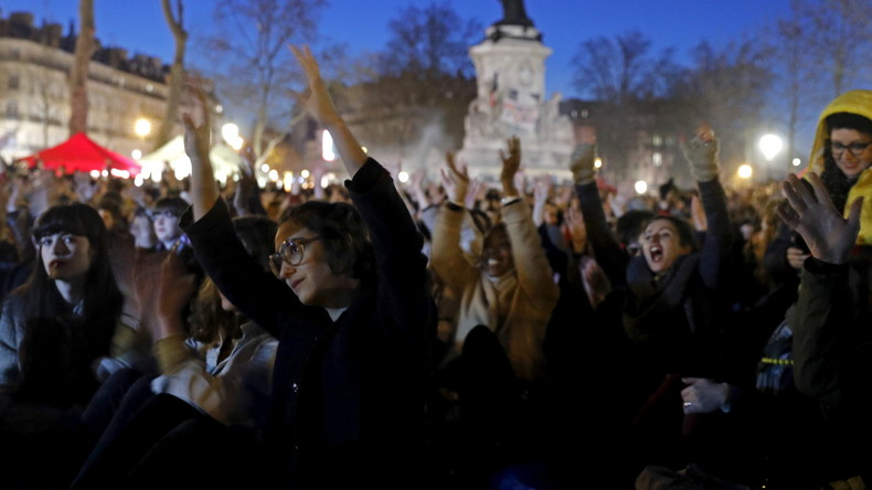 Massen-Proteste in Frankreich: "Euch gehört die Macht, uns gehört die Nacht"