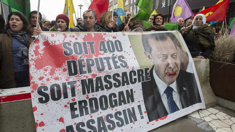 Jetzt Erdogan selbst wegen Beleidigung angezeigt – Diesmal beruft er sich auf "Meinungsfreiheit"