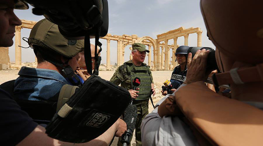 Russische Armee ermöglicht Journalisten Zugang zu befreitem Palmyra