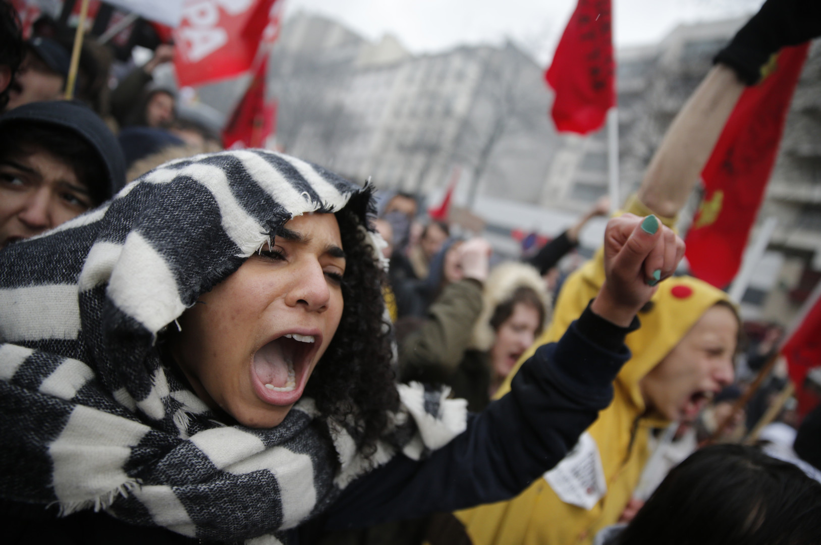 Massen-Proteste in Frankreich: "Euch gehört die Macht, uns gehört die Nacht"