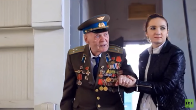 Tag des Sieges - RT begleitet einen Kriegsveteranen in Moskau