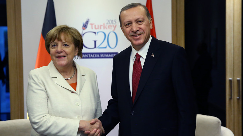 Umfrage: 77 Prozent der Deutschen wünschen sich härtere Haltung Merkels gegenüber Erdogan