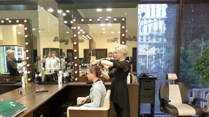 Eine schicke neue Frisur - Deutsche Austauschschülerin berichtet RT von ihrem Leben in Russland