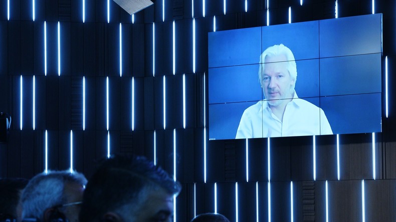 Assange bei Medienforum in Russland: Google in Clinton-Wahlkampagne eingebunden
