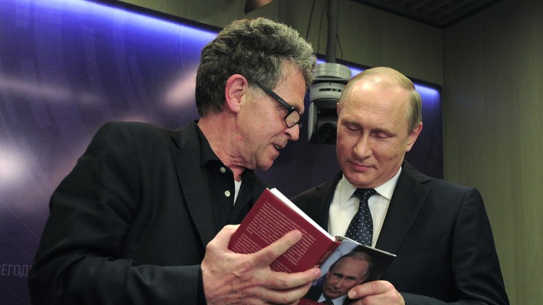 Buchvorstellung auf Medienpanel in Moskau: „Putin. Innenansichten der Macht“ von Hubert Seipel