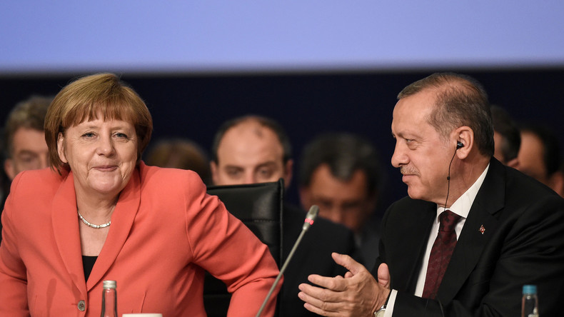 Diplomaten-Leak: "Merkel gibt Erpressungsversuch von Erdogan für Visafreiheit nach"
