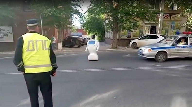 Russland: Roboter entkommt Testgelände in Perm und verursacht Verkehrschaos auf Kreuzung