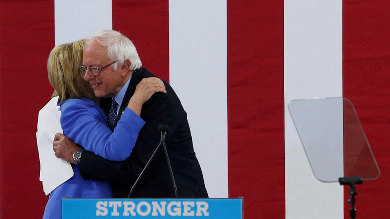 Anhänger erbost: "Beste Kandidatin für das Amt" - Bernie Sanders unterstützt künftig Hillary Clinton
