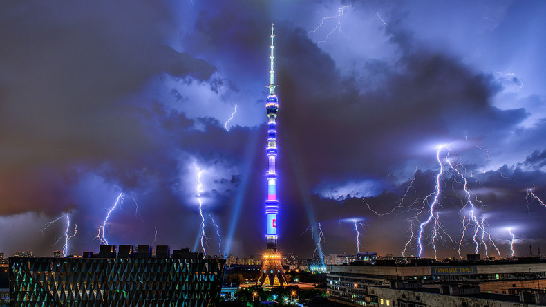 "Apokalypse in Moskau": Einwohner posten Bilder des Mega-Unwetters